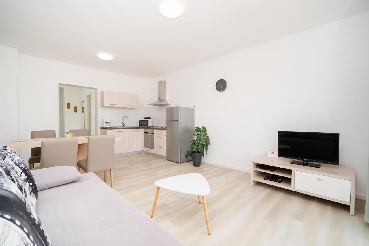 Apartments Oriana Rabac Εξωτερικό φωτογραφία