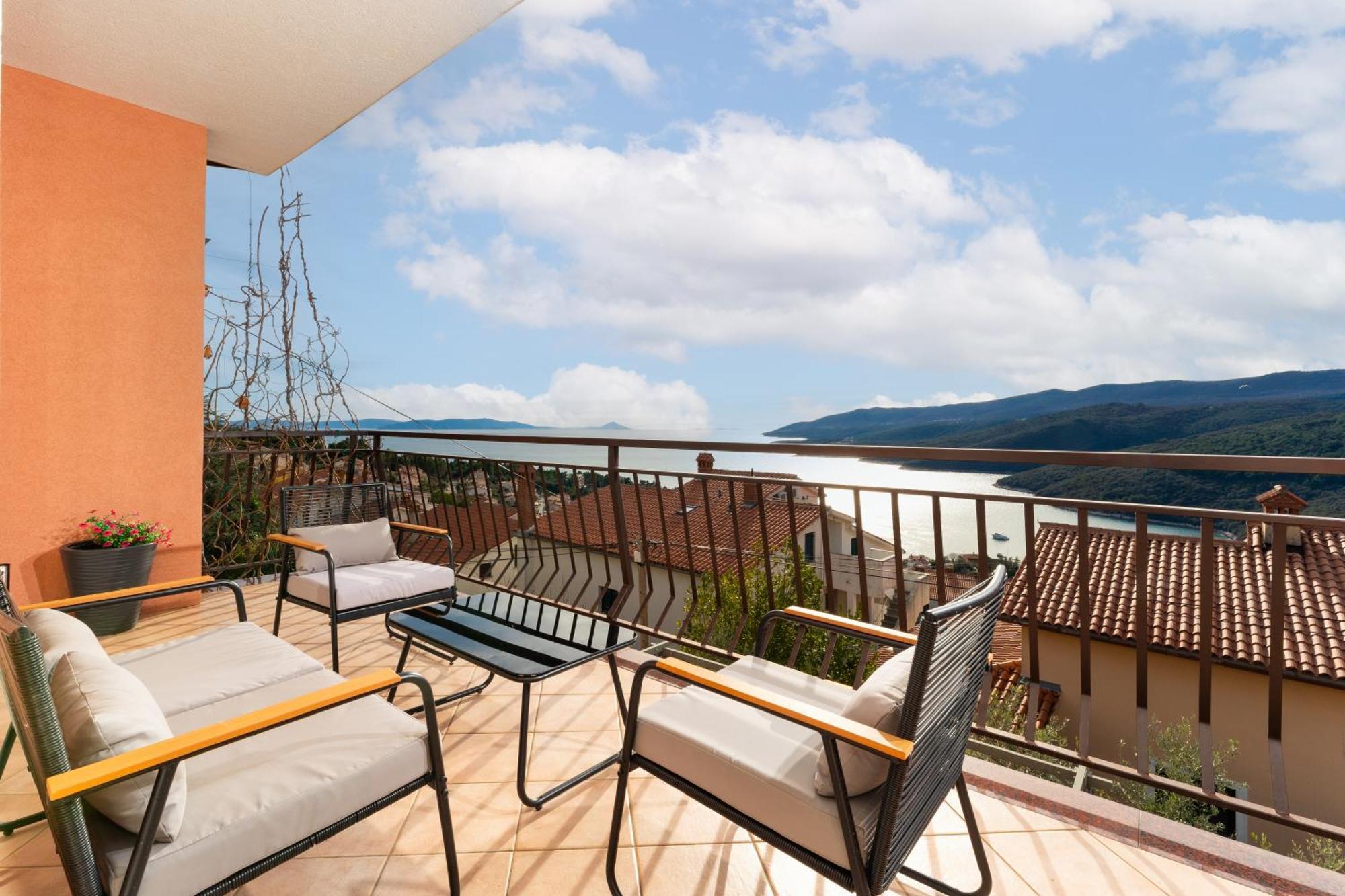 Apartments Oriana Rabac Εξωτερικό φωτογραφία